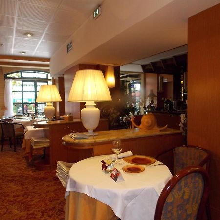 Hotel Chambord Vichy Eksteriør billede